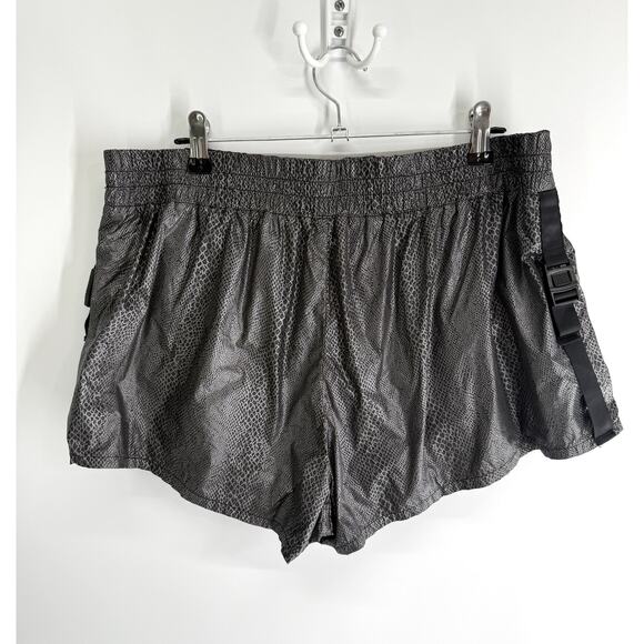 Free People FP Movement Shorts Diamondback Snake Print Medium Brief Lined Buckle - Picture 4 of 8